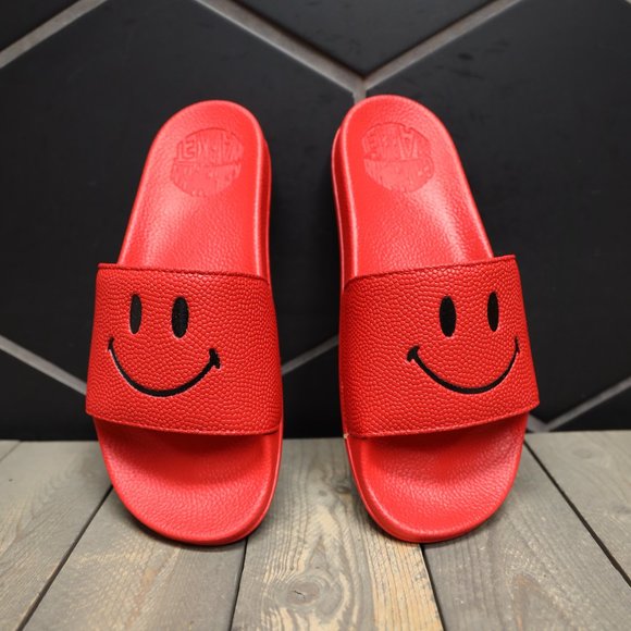 chinatown market | Shoes | New W Box Chinatown Market Smiley  display picture 1